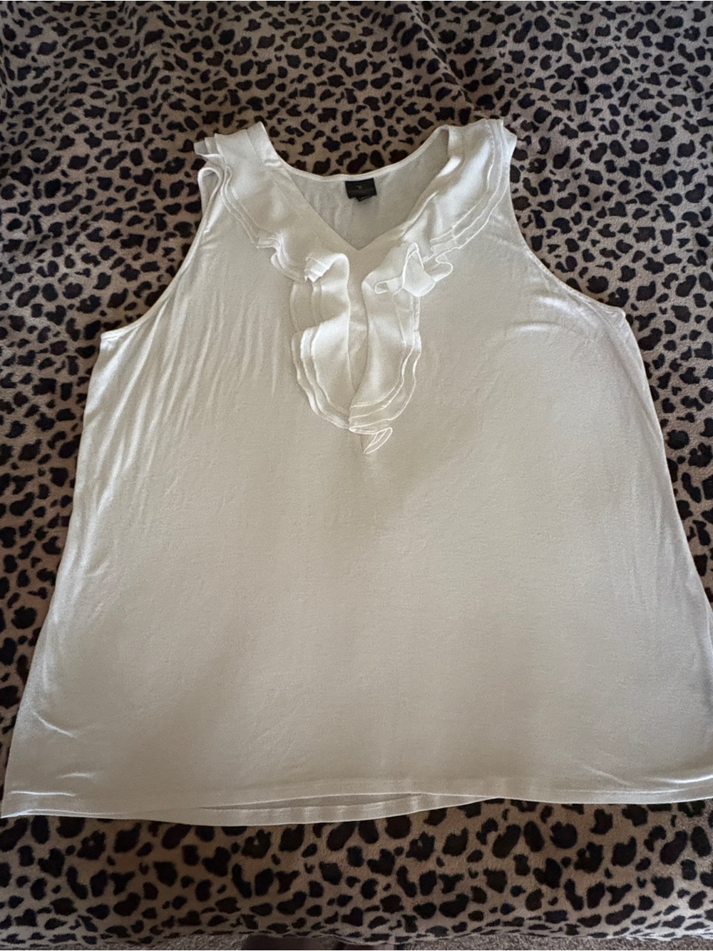 Worthington Cream Ruffle V-Neck Sleeveless Top